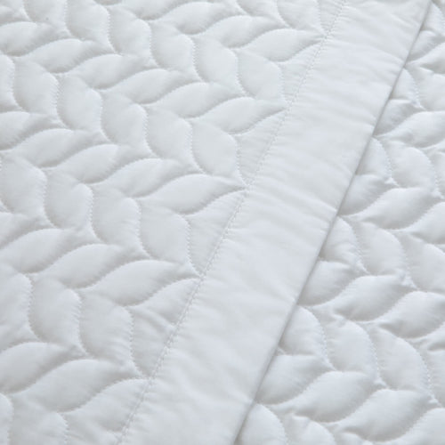 Cotton Quilted Leaf Pattern Throw, White