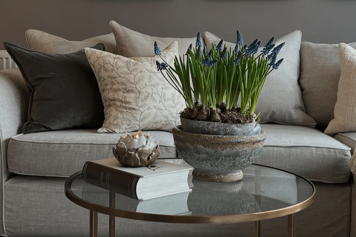 Country décor with a contemporary twist