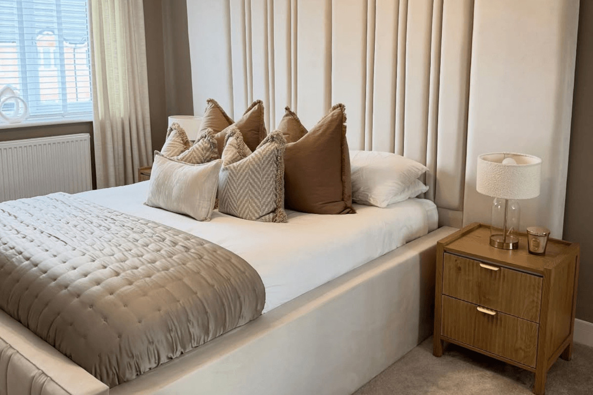 How to warm up a neutral home with brown accents