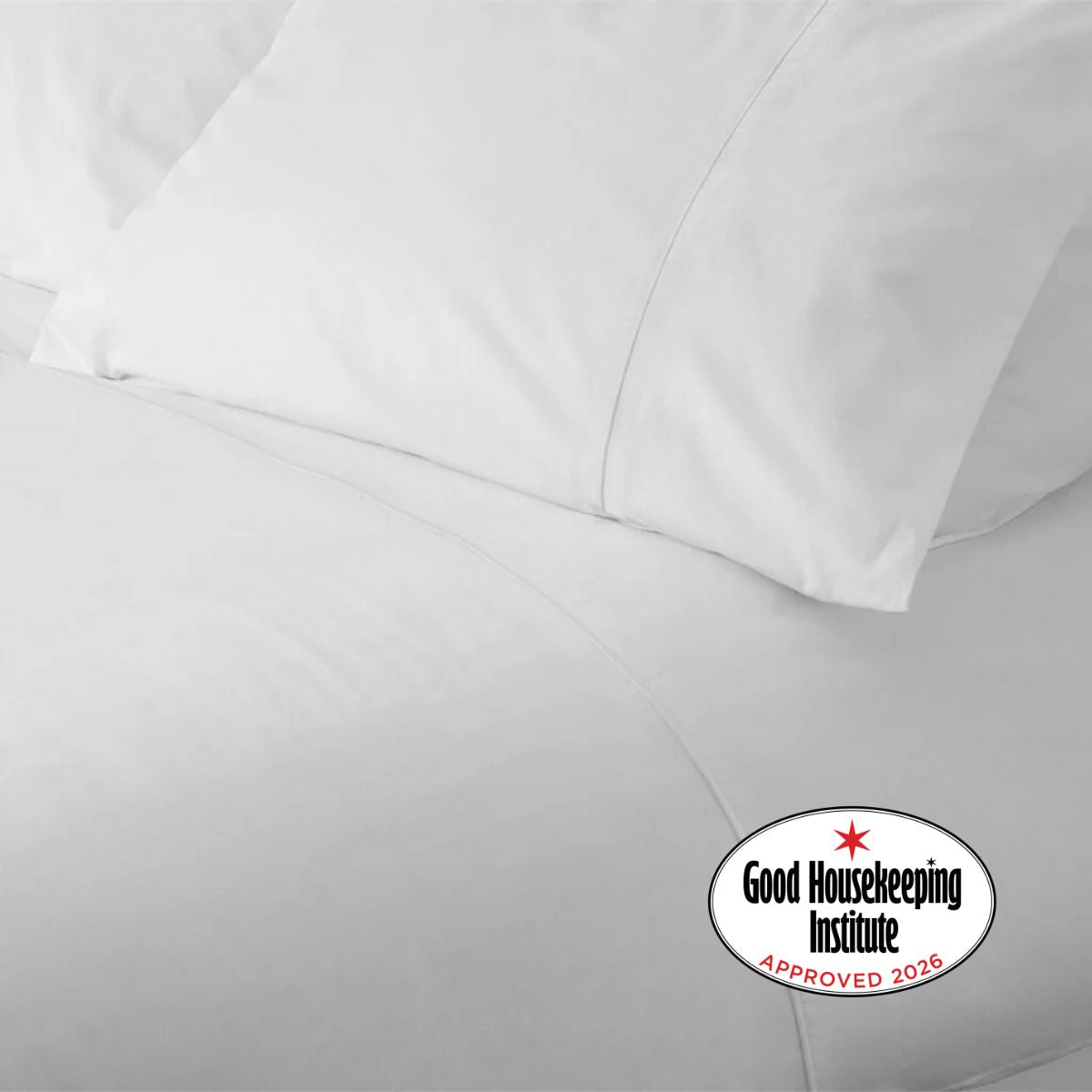 Matching piping on pillowcases and duvet covers