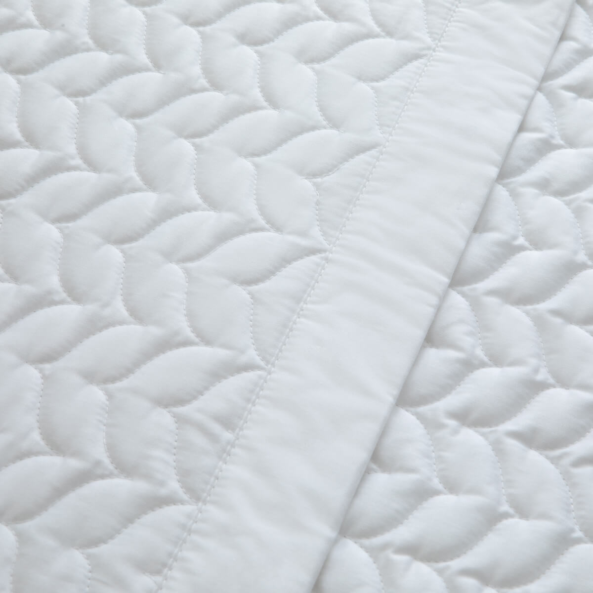Luxury Cotton Touch Quilted Bedspread, 200x220 Cm - 100% Polyester Microfiber, Multicolored, Modern Design