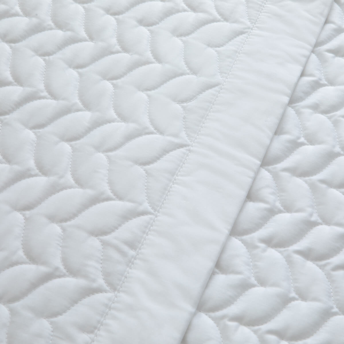 Luxury Cotton Quilted Bed Throw in Pure White