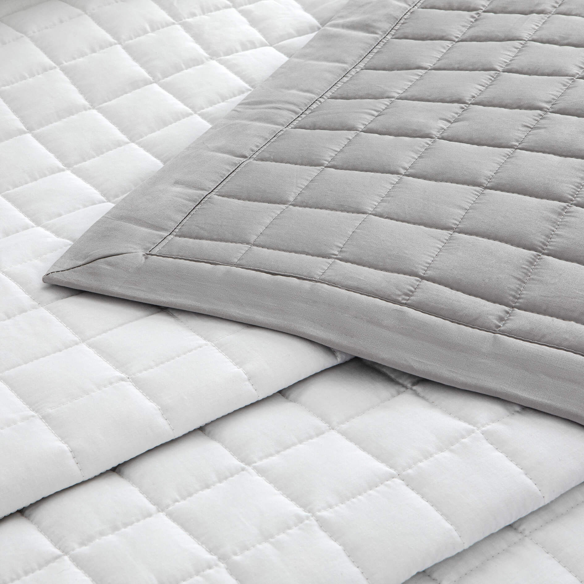 Luxury Reversible Cotton Quilted Bed Throw in Grey & White