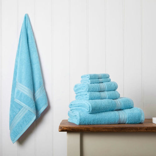 Our towel bale offers 7 turquoise towels including 1 large bath sheet, 2 bath towels, 2 hand towels, 2 face cloths